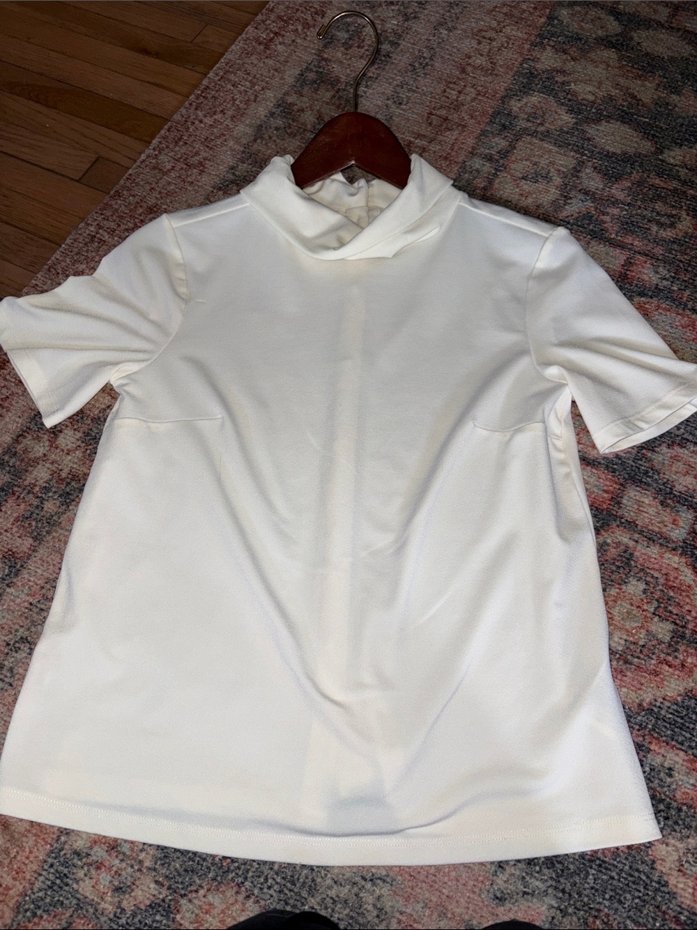 H&M Women’s Cream Short-Sleeve Mock Neck Top size XS